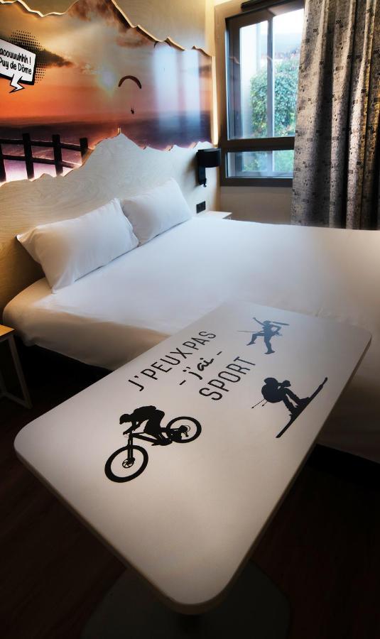 Ibis Styles Clermont-Ferrand Aeroport Hotel Exterior foto